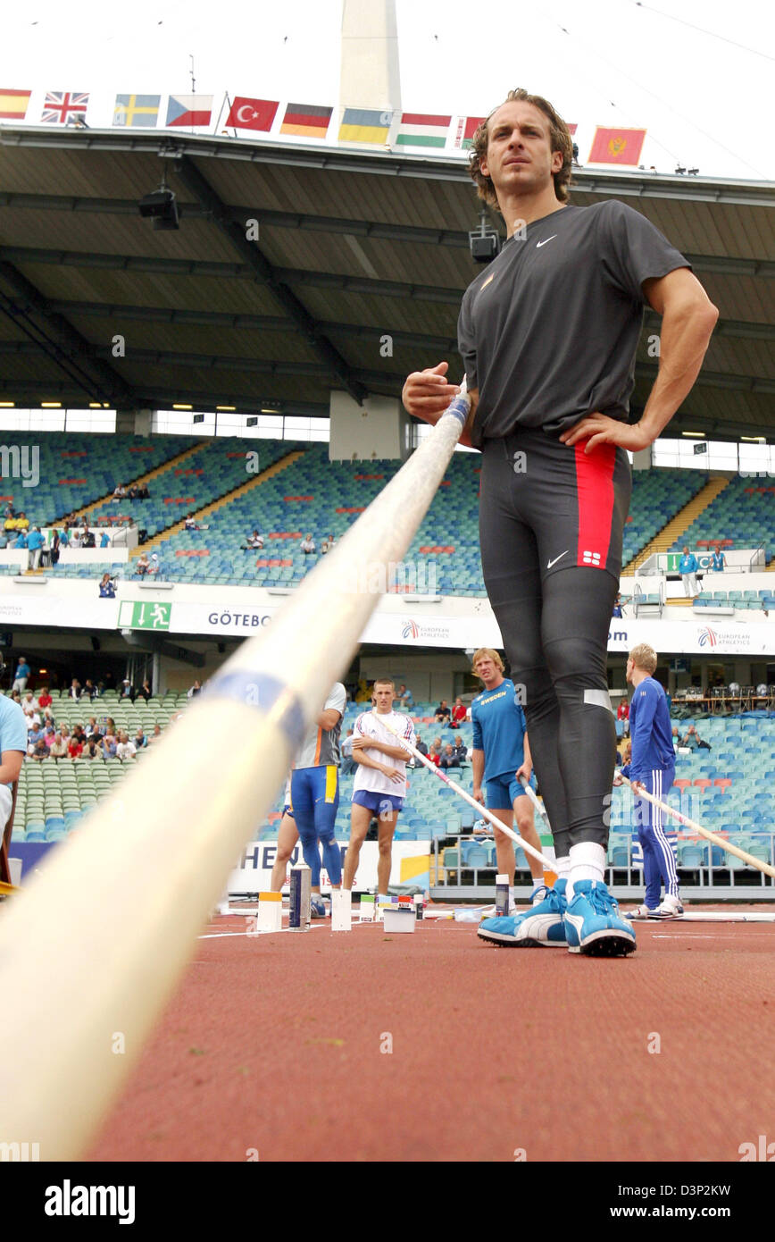 German pole vault jumper Tim Lobinger concentrates during the pole