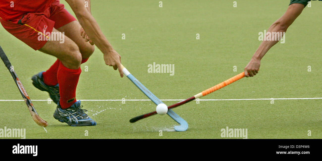 The German field hockey national team practices at the hockey stadium in Moenchengladbach, Germany, Monday, 04 September 2006. The BDO Hockey World Cup 2006 takes place in Moenchengladbach from 06 to 17 September 2006. Photo: Roland Weihrauch Stock Photo