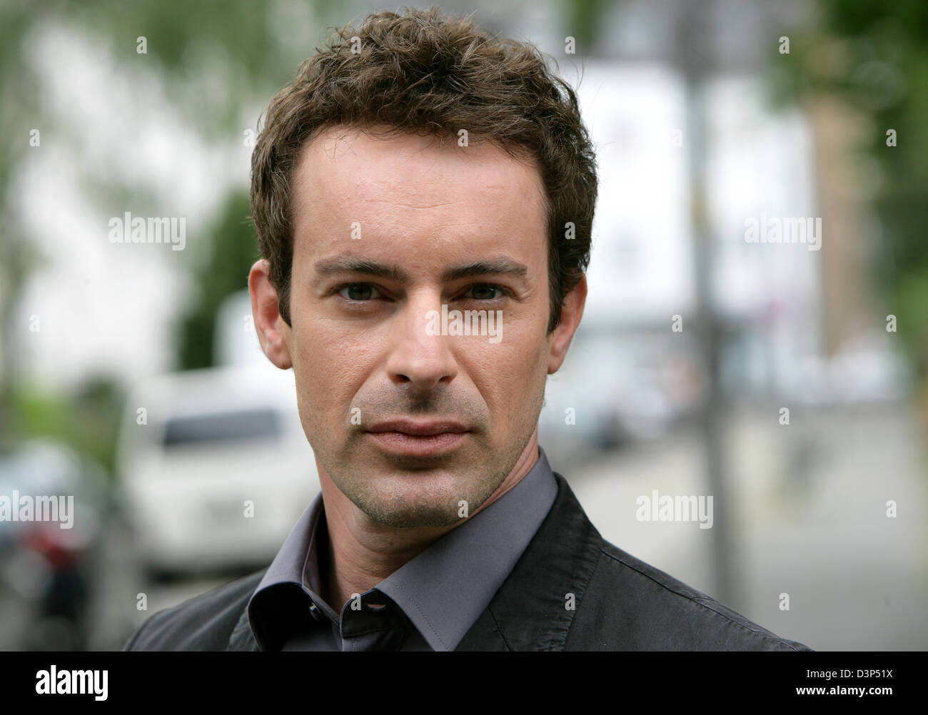 The photo shows the German actor Gedeon Burkhard ('Little Sharks', 'A Cop's Best Friend') in Cologne, Germany, Thursday, 31 August 2006. He was pictured at the shooting of new sequels for the RTL TV-action series 'Alarm für Security 13' in Cologne. Photo: Rolf Vennenbernd Stock Photo