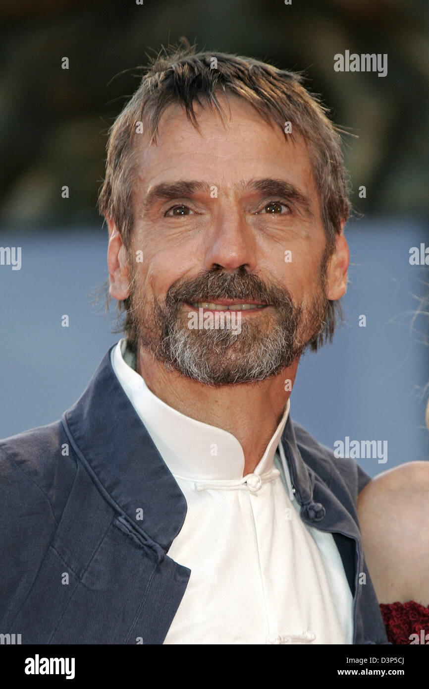 English actor Jeremy Irons arrives at the premiere of 'Inland Empire' which is also the Lifetime Achievement Award Ceremony for David Lynch during the 63rd Venice Film Festival, Italy, Wednesday 06 September 2006. Photo: Hubert Boesl Stock Photo