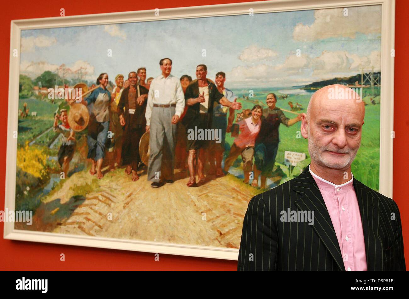 Art collector Uli Sigg pictured in front of the painting 'Chairman Mao visits Guangdong peasants' by Chinese artist Chen Yanning in the Kunsthalle (art hall) Hamburg, Germany, Tuesday, 12 September 2006. Hamburg Kunsthalle exhibits about 300 pieces of Chinese comtemporary art under the title 'Mahjong' from 14 September 2006 to 18 February 2007. Photo: Sebastian Widmann Stock Photo