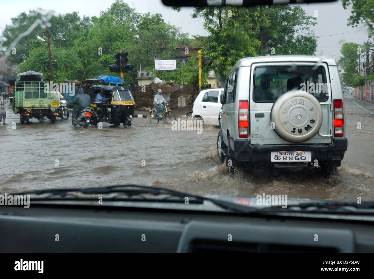 Streets flooded monsoon rains hi-res stock photography and images - Alamy