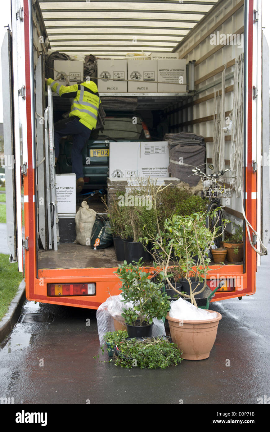 Removal van and boxes hires stock photography and images Alamy