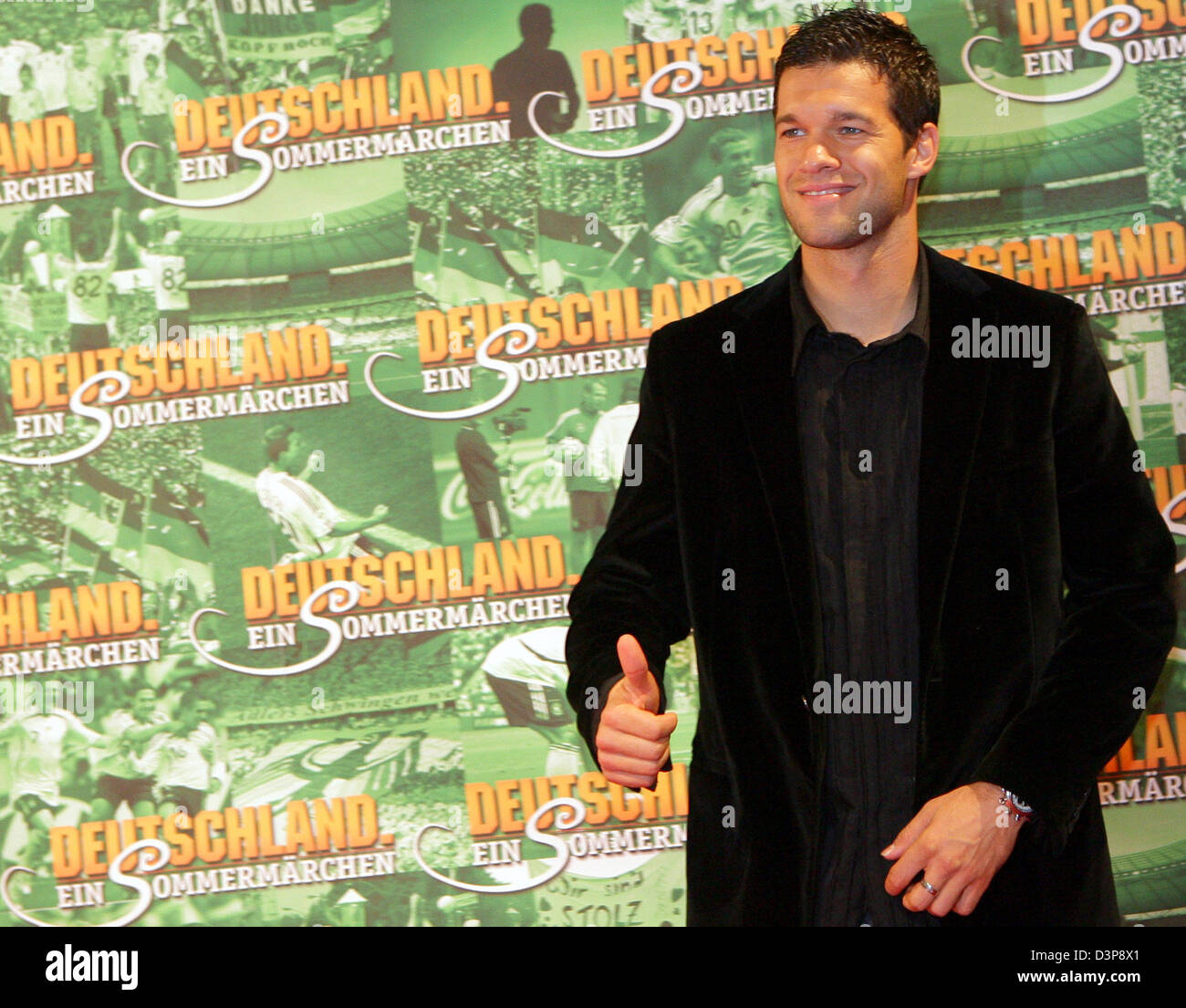 Captain of the German national soccer team Michael Ballack signals thumbs up prior to the premiere of the film 'Deutschland - Ein Sommermaerchen' ('Germany - A summer dream') at the Berlinale film palace in Berlin, Germany,  Tuesday, 03 October 2006. The film recalls the story of the German soccer national team during the 2006 FIFA World Cup. The film will be shown in German cinema Stock Photo