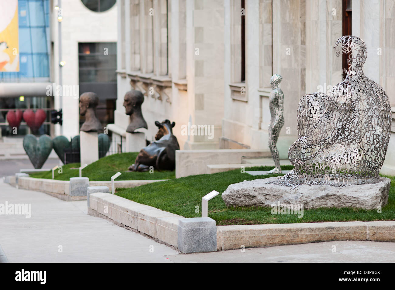 Public art, statues and sculptures around Museum of Fine Arts / Musée