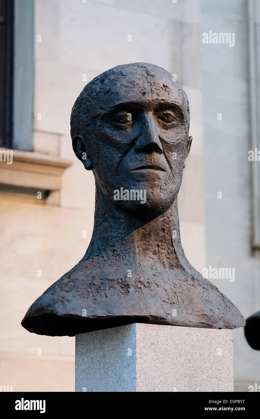 Fine art statues hires stock photography and images Alamy
