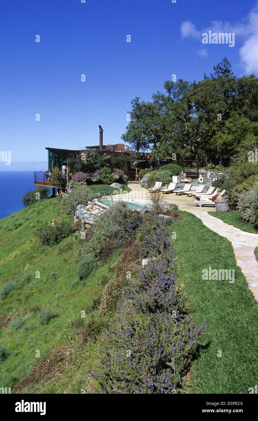 Post Ranch Inn hugs a cliffside overlooking the Pacific in Big Sur ...