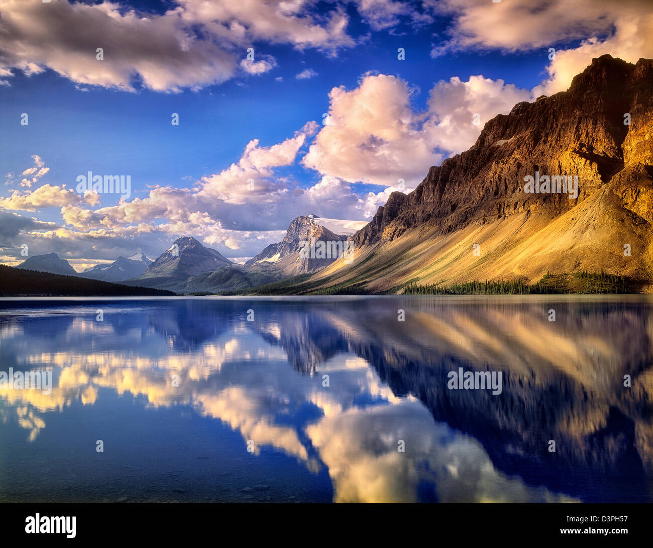 Bow Lake reflection. Banff National Park, Canada Stock Photo Alamy