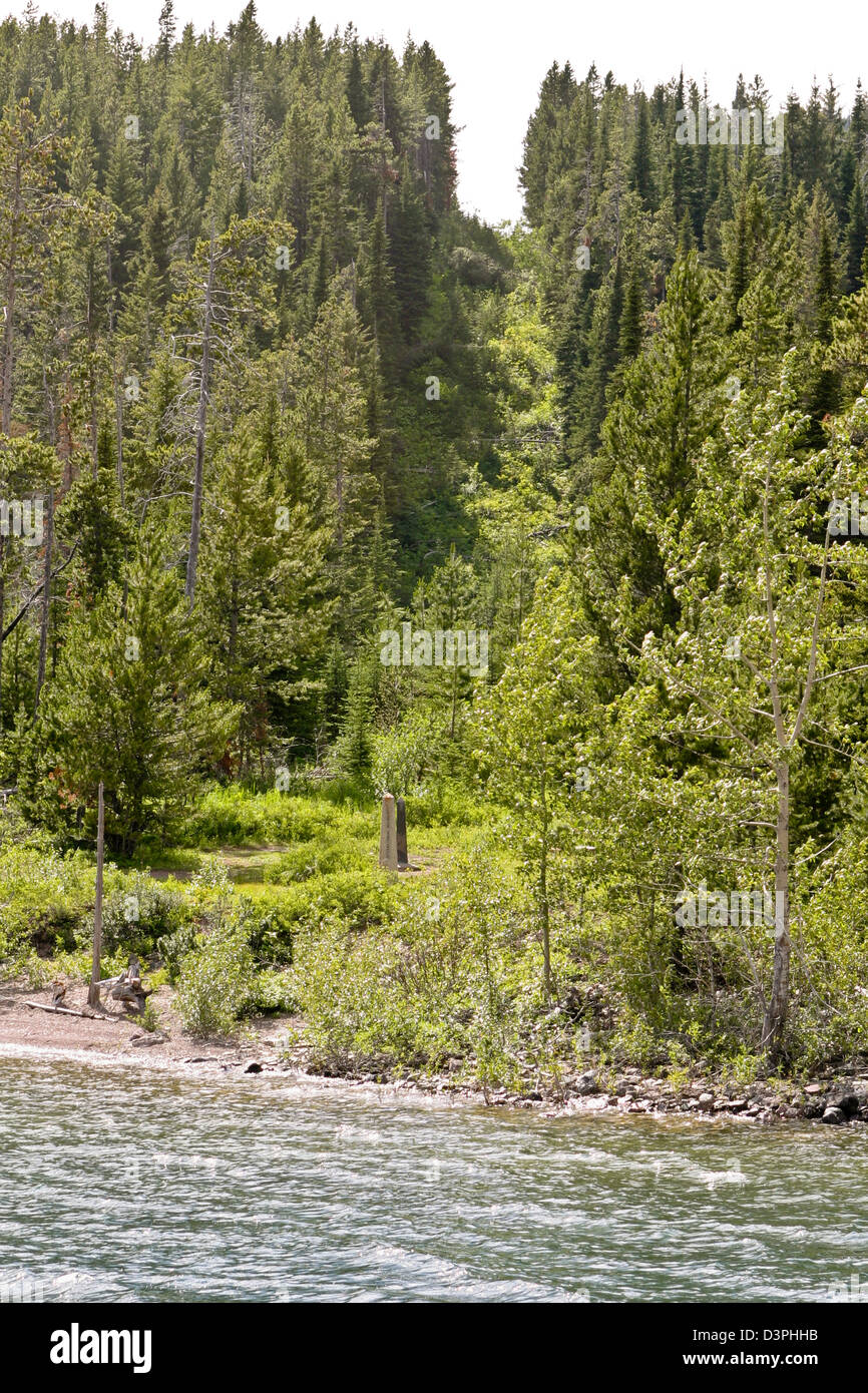 The 49th parallel is the border line between Western Canada and the ...