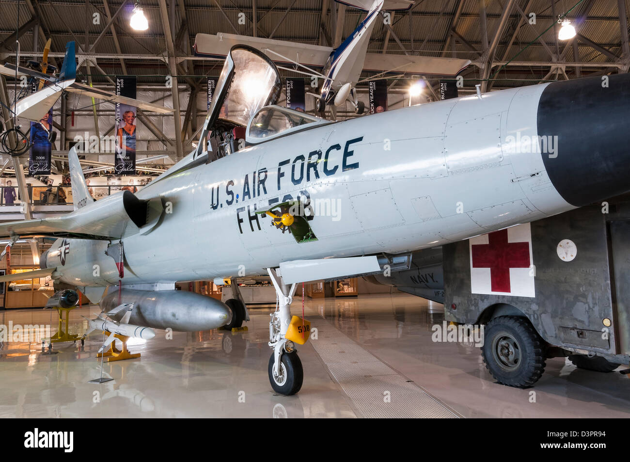 Republic f 105 thunderchief hi-res stock photography and images - Alamy