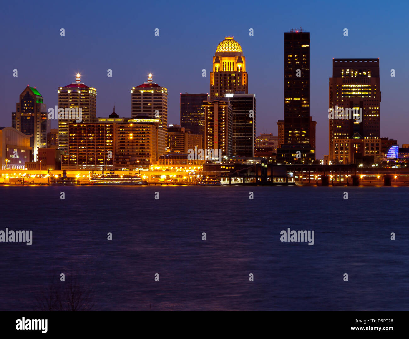 Louisville, Kentucky skyline and Ohio River at dusk Stock Photo Alamy