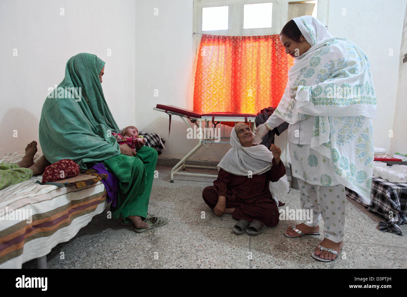 Peshawar, Pakistan, medical care in a health center Stock Photo Alamy