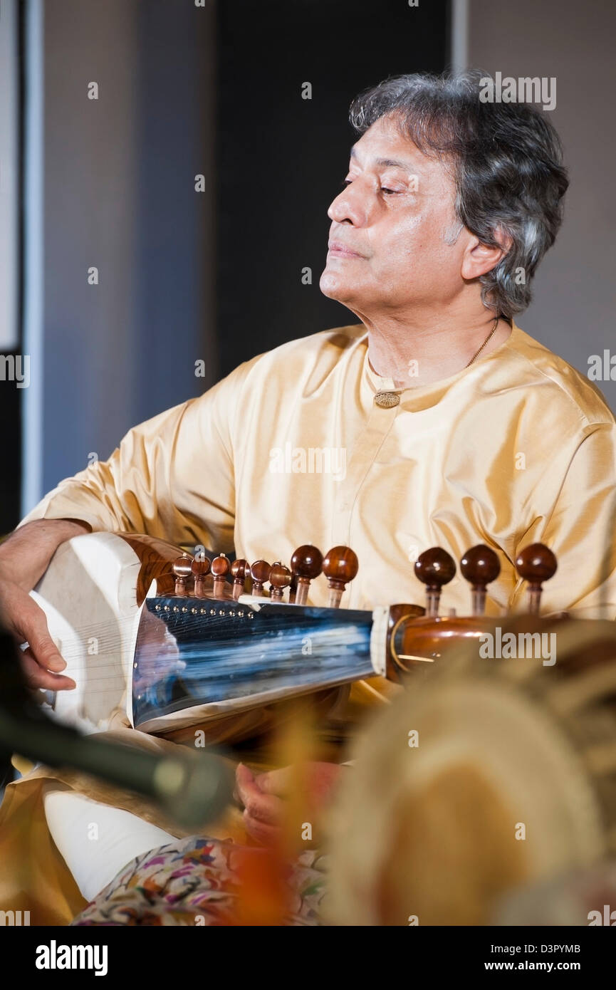 Sarod Maestro Ustad Amjad Ali Khan in a concert Stock Photo Alamy