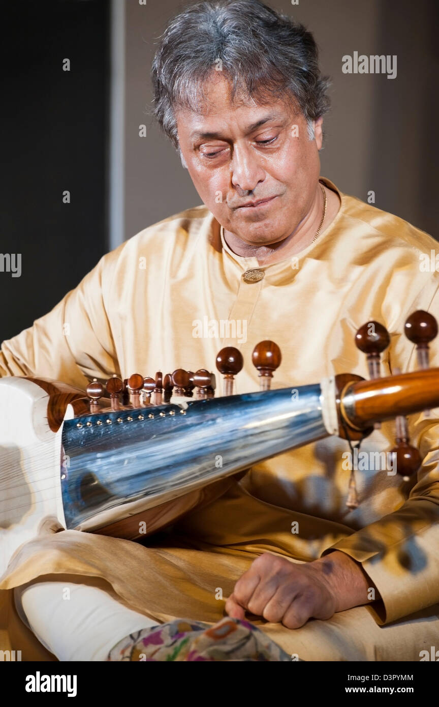 Sarod Maestro Ustad Amjad Ali Khan in a concert Stock Photo Alamy