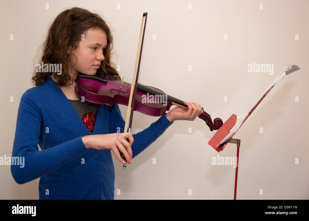 Young Girl Playing Violin Stock Photo - Alamy