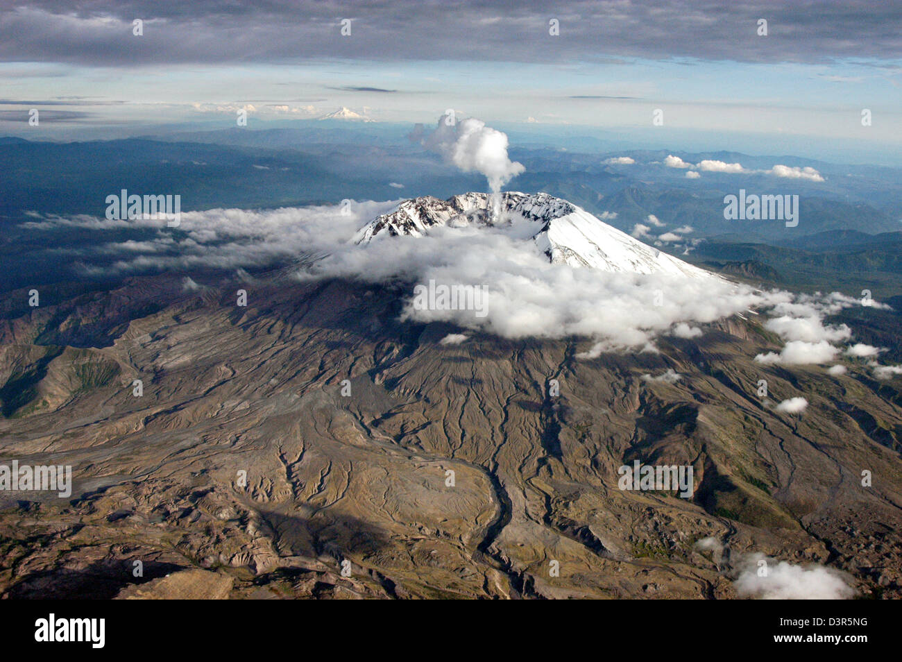 Aerial view mount st helens hires stock photography and images Alamy