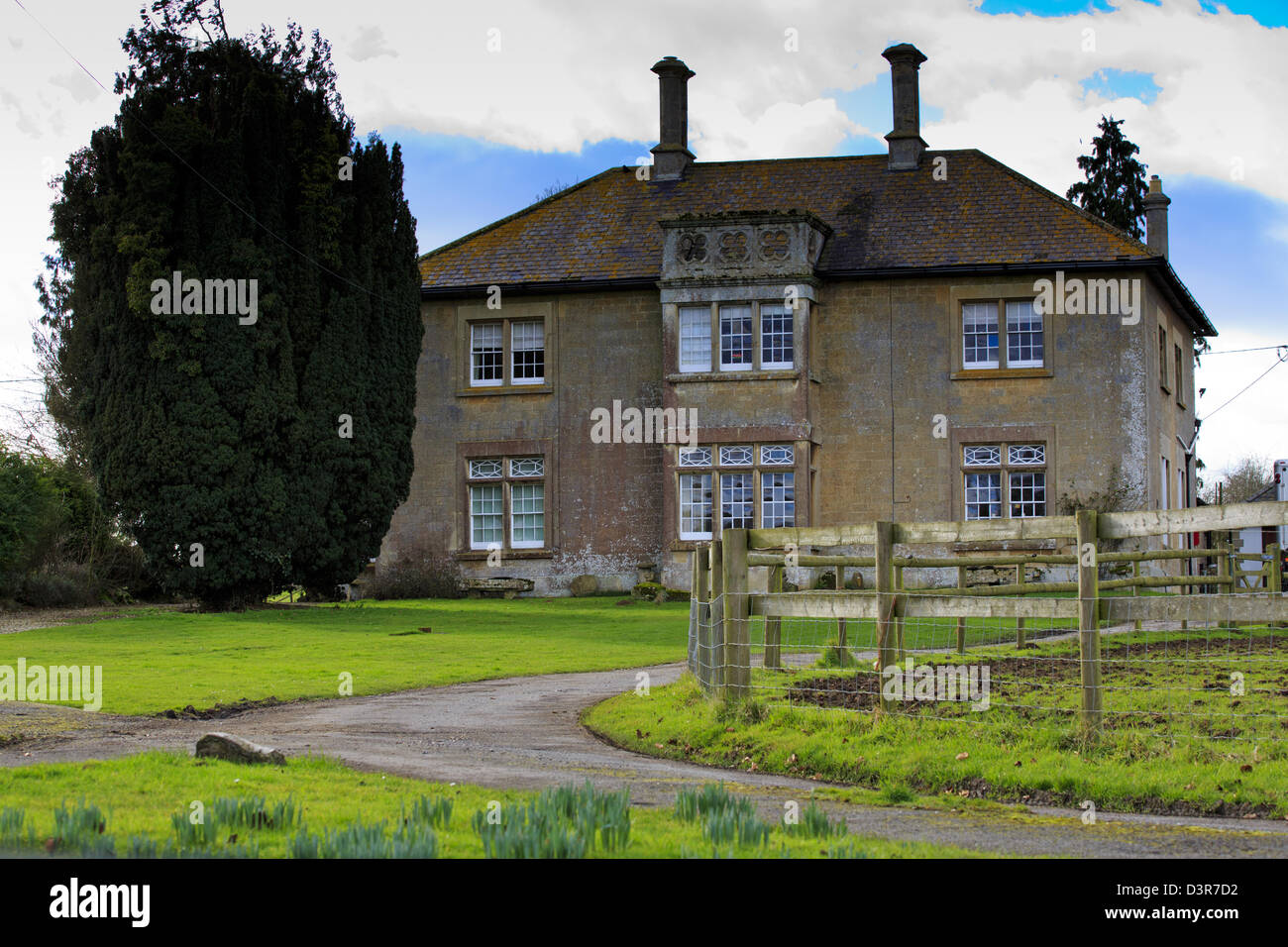 Large British traditional Farmhouse in the countryside near Swindon Stock Photo