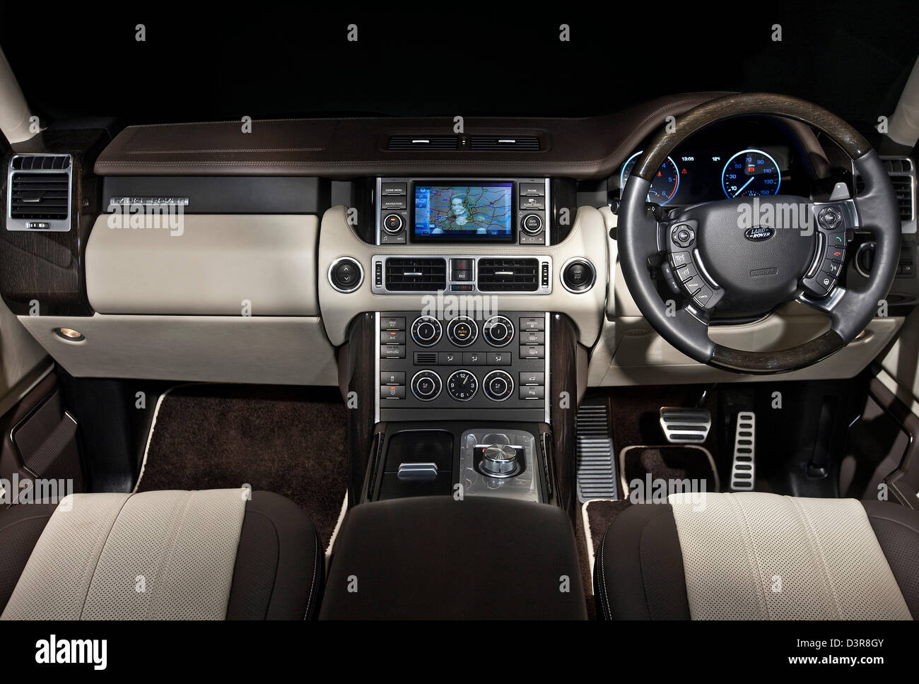 Land rover dashboard hi-res stock photography and images - Alamy