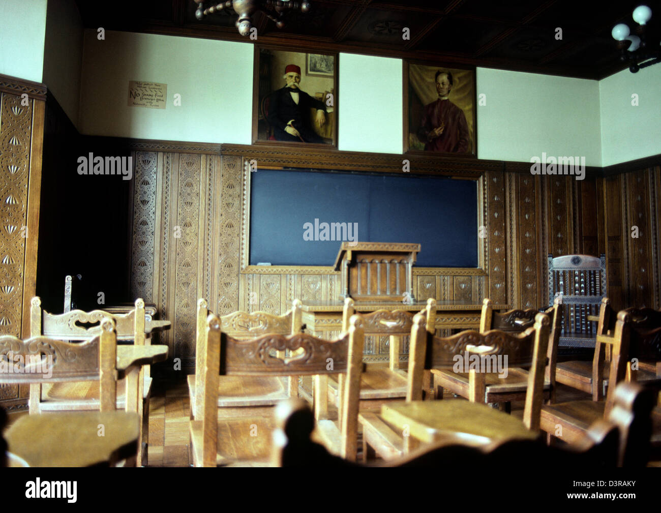 Nationality room on Pittsburgh university. Serbo-Croatian classroom. Photography from 1980s. Pittsburgh Pennsilvanya area. ARCHIVAL PHOTO 1981. Stock Photo