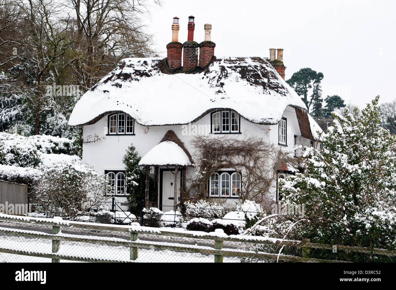 Beehive Cottage in Winter Snow The New Forest Hampshire England UK Stock Photo