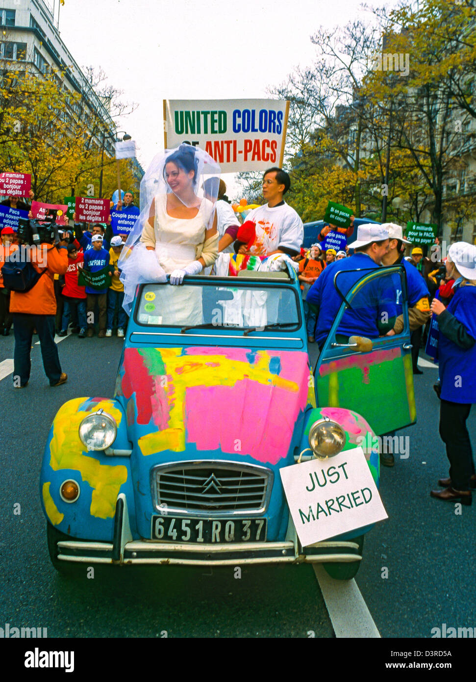 Paris, France. Public Demonstration, French Conservative Groups Protesting Against the Partnership Contract, Law, PACS (Pre-Gay Marriage) (Citroen 2CV Car, 1970s) Stock Photo