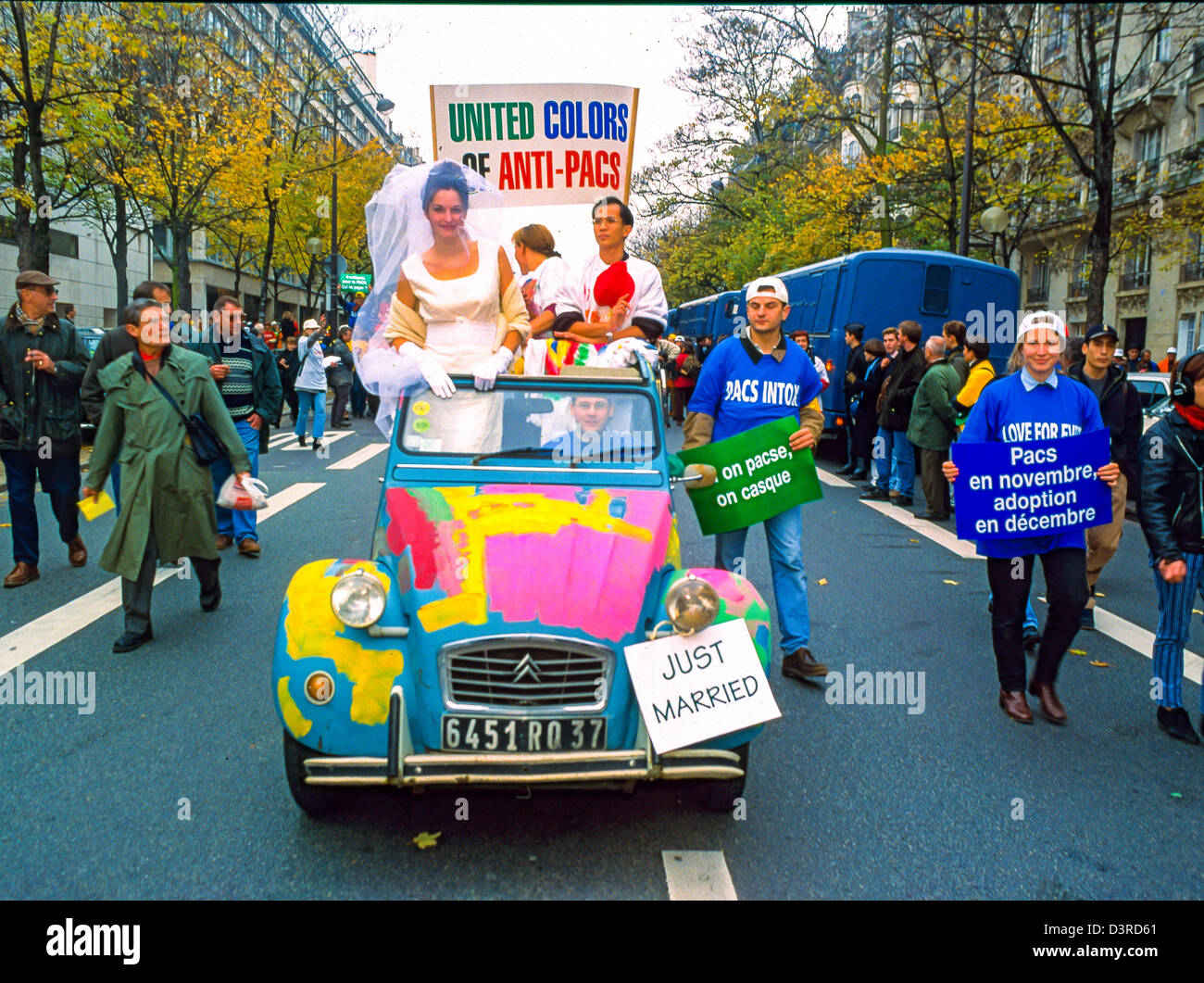 Paris, France. Public Demonstration, French Conservative Groups, Decorated Citroen Car, Protesting Against the Partnership Contract, Law, PACS (Pre-Gay Marriage) the conservatives (Citroen 2CV Car, 1970s) Stock Photo