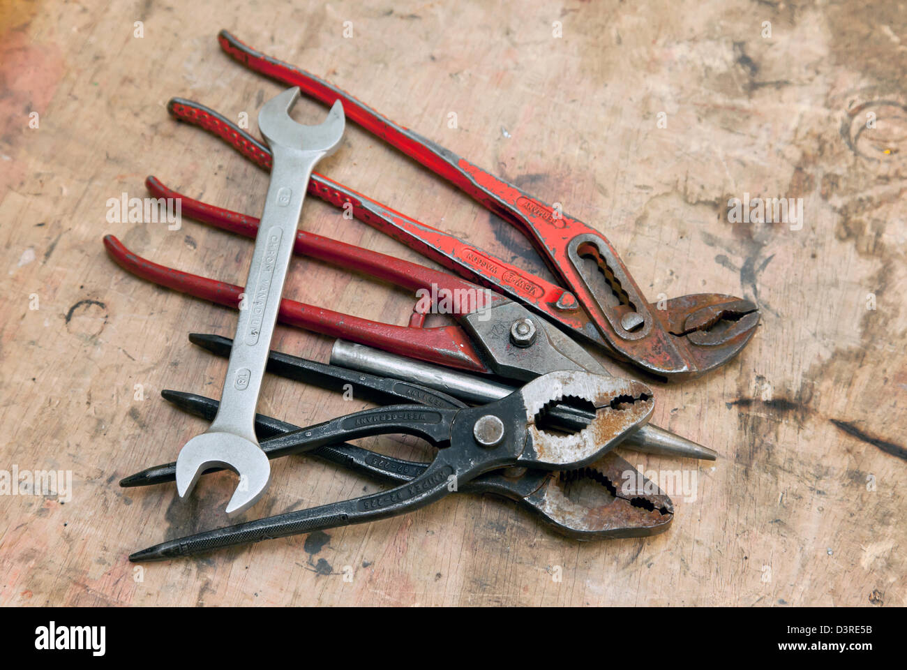 Pipe wrenches hires stock photography and images Alamy