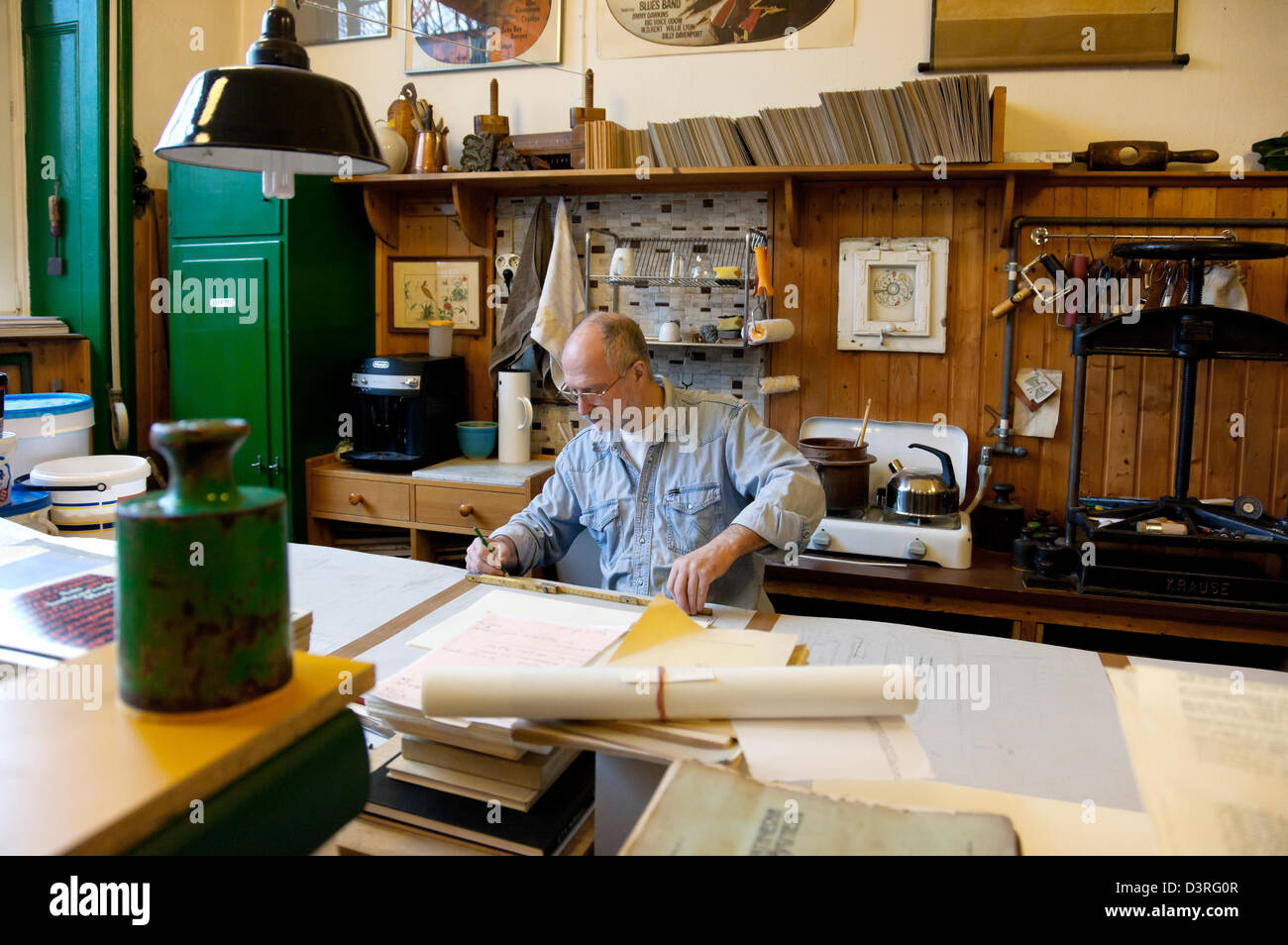 Berlin, Germany, the bookbinder Christian Kluendel in his