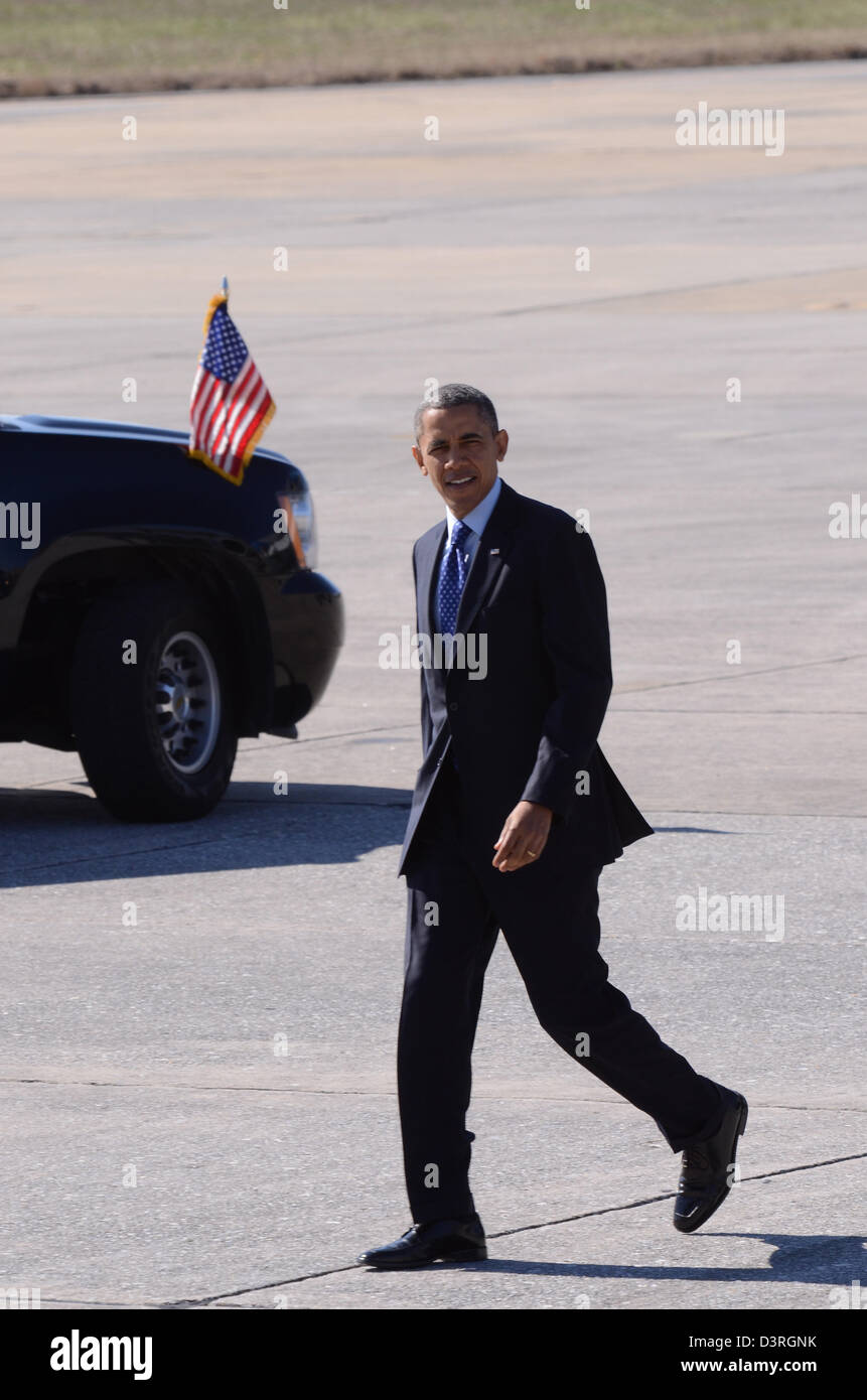 President Barack Obama makes his way toward a small crowd of invited ...