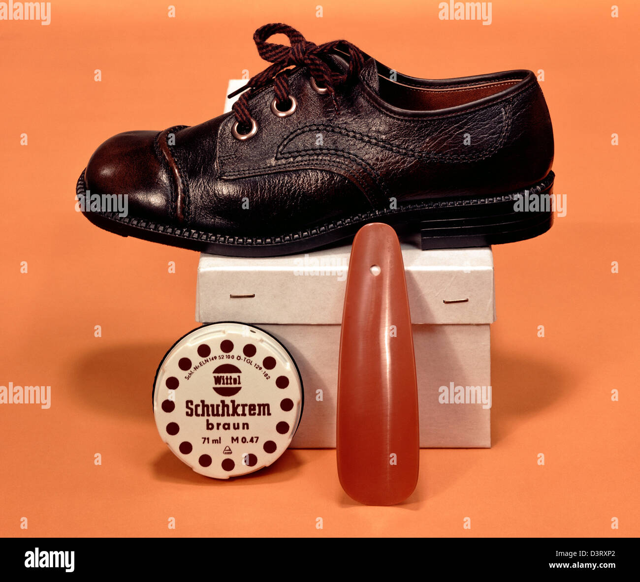 Shoe advertising hi-res stock photography and images - Page 2 - Alamy