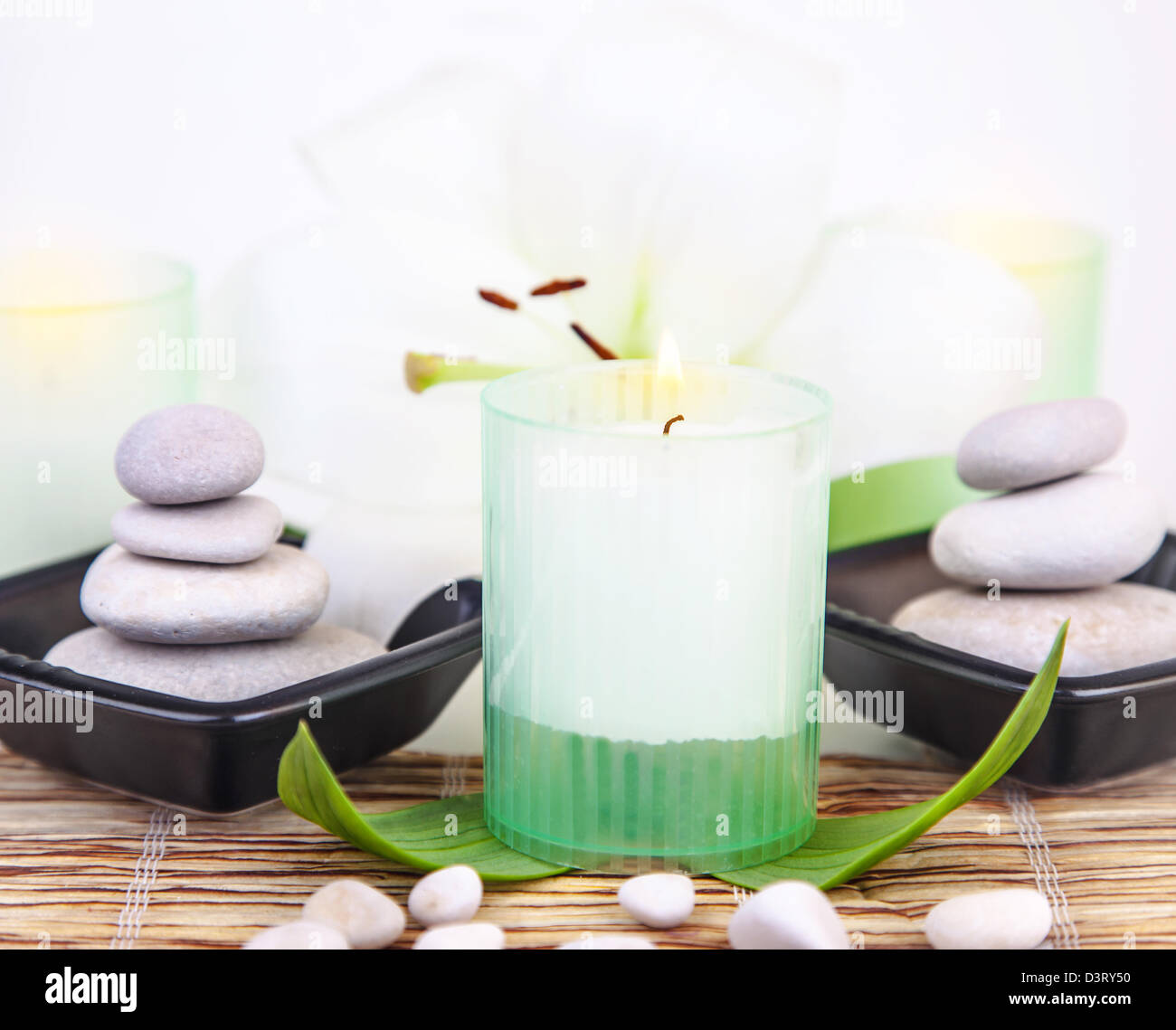 Spa concept white lily hi-res stock photography and images - Alamy