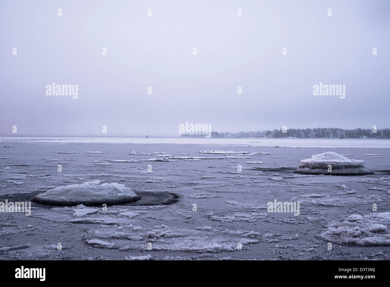 Frozen sea hi-res stock photography and images - Alamy