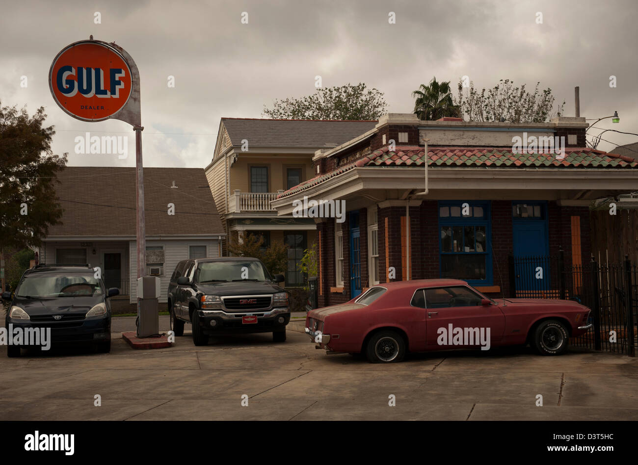 Old Gulf service station in the southern United States with gas pump and used cars. Stock Photo