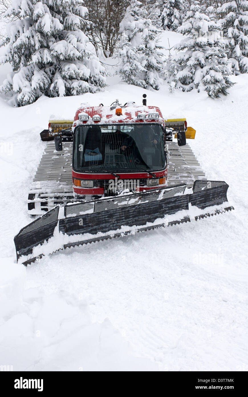 Snow groomer vehicle hires stock photography and images Alamy