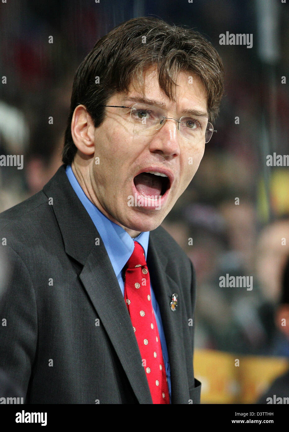 The photo shows German ice hockey national team head coach Uwe Krupp during the match Germany vs Switzerland at the TUI Arena in Hanover, Germany, Sunday, 12 November 2006. Germany, Canada, Latvia, Japan, Slovakia and Switzerland take on each other during the four-day cup. Photo: Rainer Jensen Stock Photo