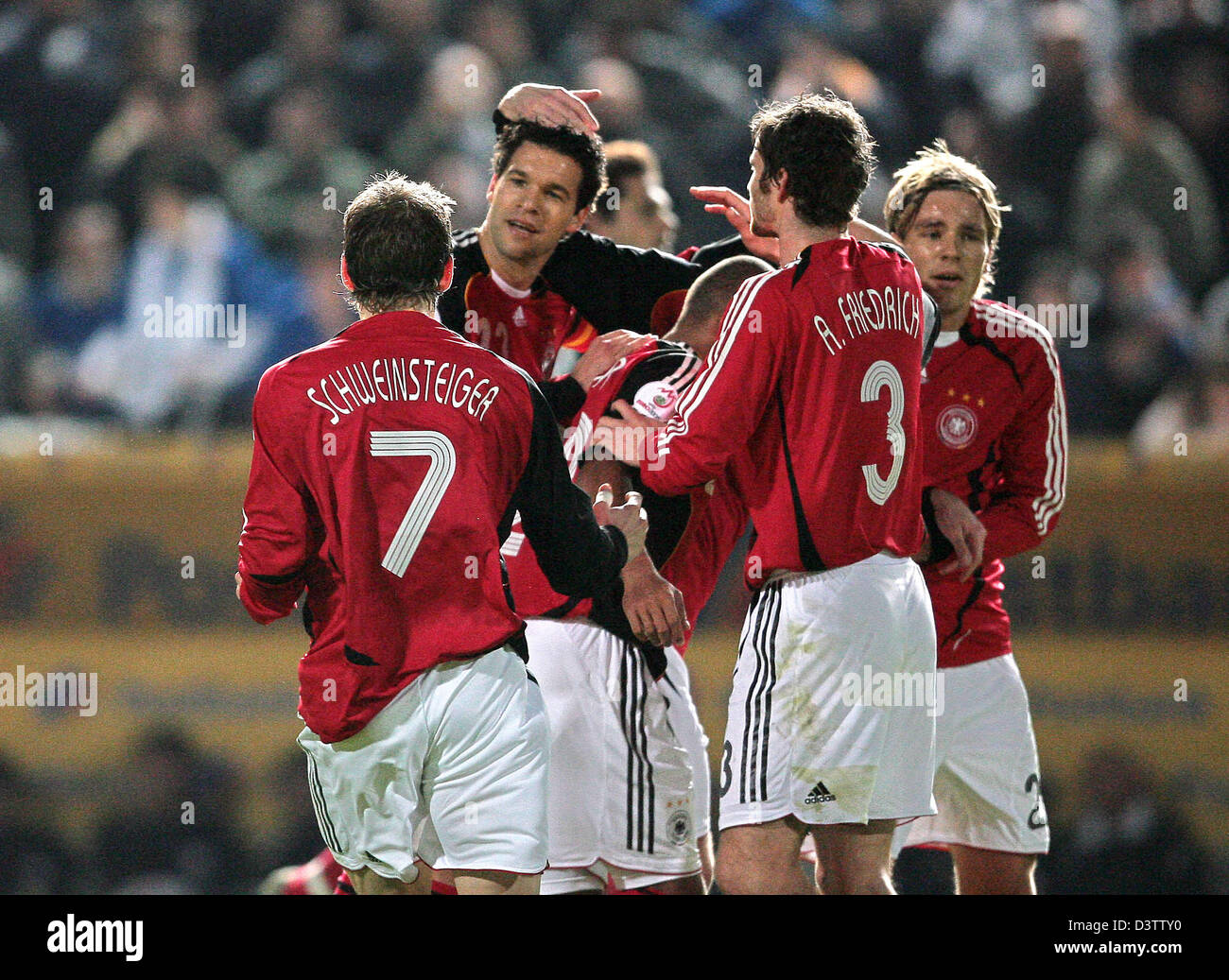 Schweinsteiger 2006 hi-res stock photography and images - Page 3 - Alamy