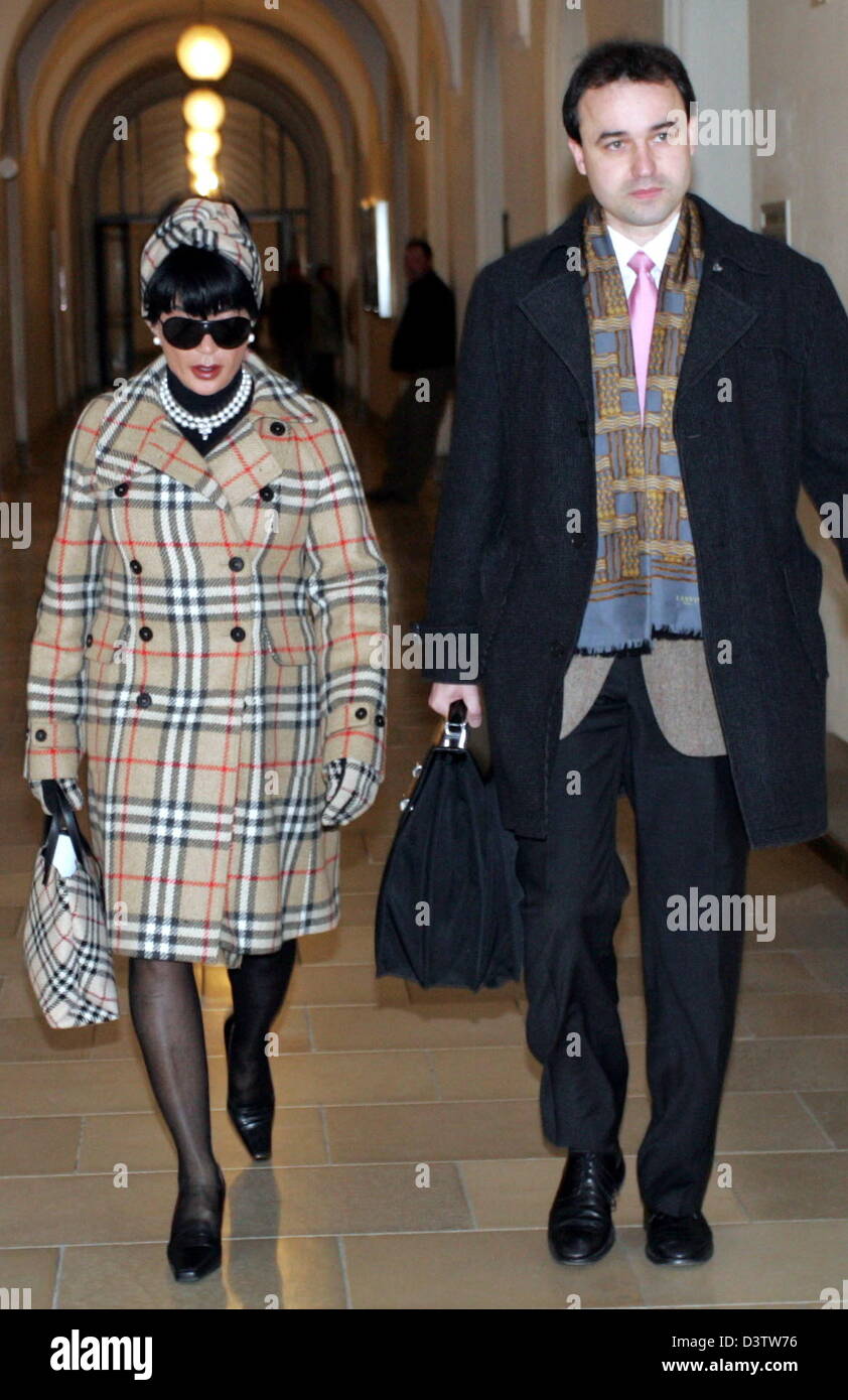 Forouzandeh Gsell, the first wife of dead plastic surgeon Gsell, and her  lawyer Michael Lengler arrive at the district court in Nuremberg, Germany,  Monday, 20 November 2006. Forouzandeh Gsell demands 200,000 euros