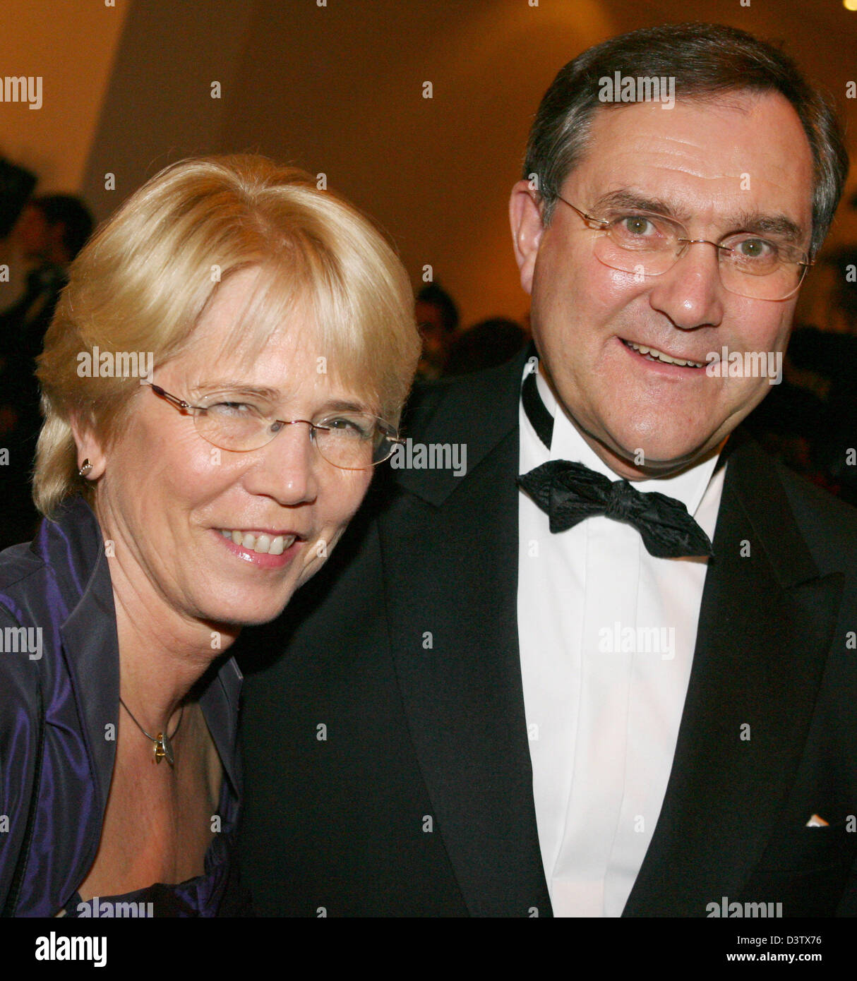 German Minister of Defence Franz Josef Jung (R) and his wife Beate pictured at the 55th Federal Press Ball in Berlin, Germany, Friday, 24 November 2006. 2,500 guests from politics, economy and the media were expected to the social event under the motto 'Magic worlds'. Photo: Steffen Kugler Stock Photo