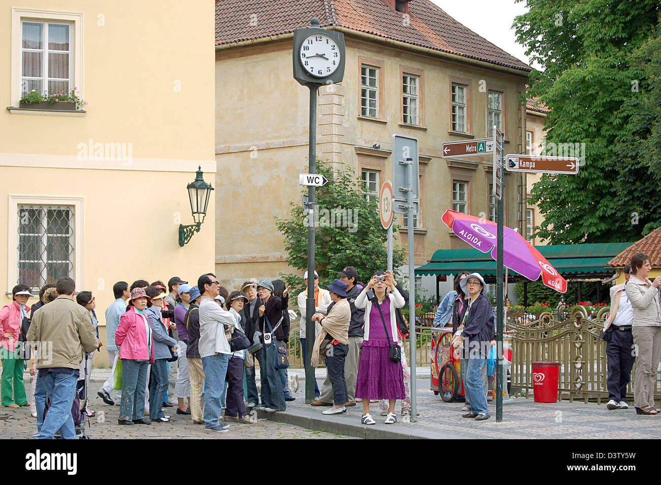 (dpa file) - An Asian tourist group pictured in the Old Town of Prague, Czech Republic, May 2006. Photo: Uwe Gerig Stock Photo