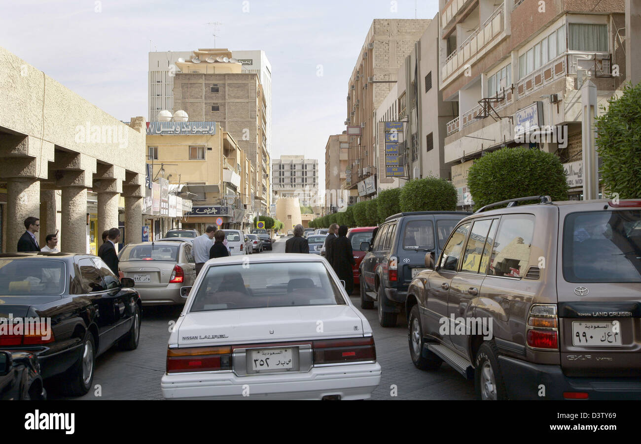 Traffic Jam Riyadh A traffic jam in Riyadh, Saudi Arabia, 15 November 2006. Photo: Peer ...