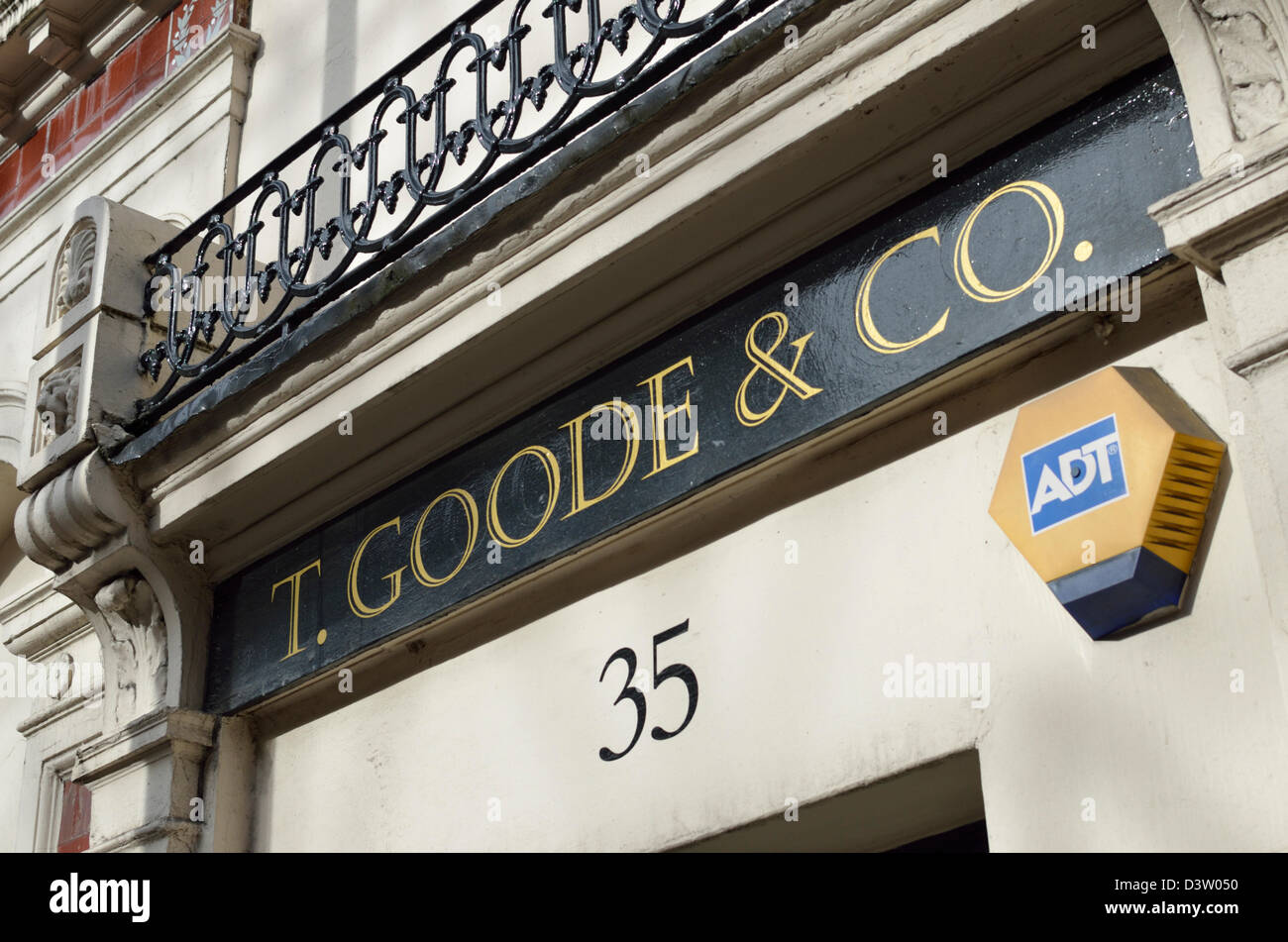 Thomas Goode and Co. tableware shop in Mayfair, London, UK Stock Photo