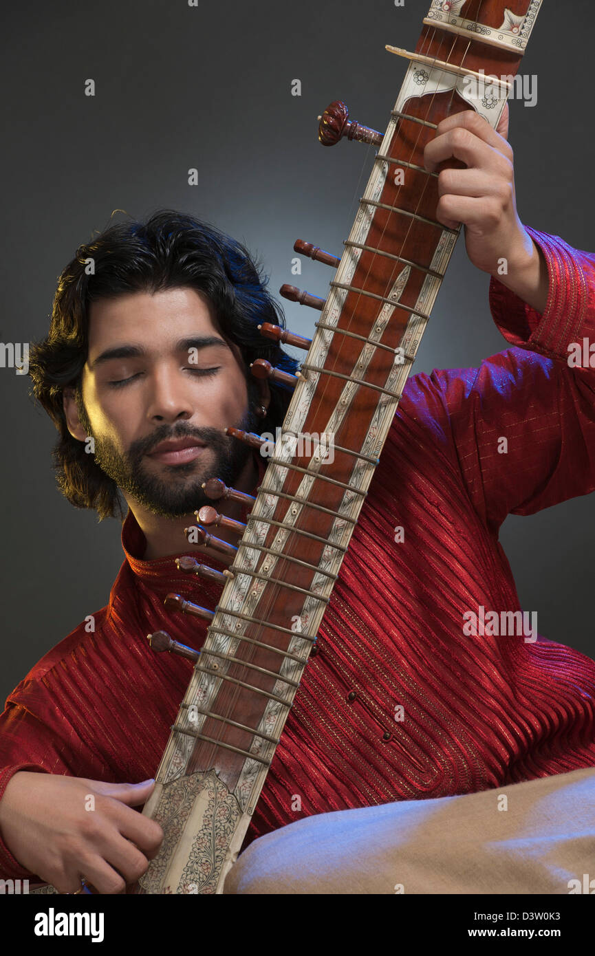 Man Playing Sitar Stock Photos & Man Playing Sitar Stock Images Alamy