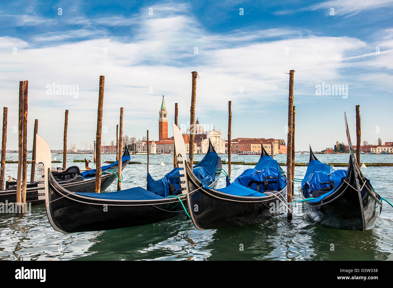 Venice canal gondolas peaceful hi-res stock photography and images - Alamy