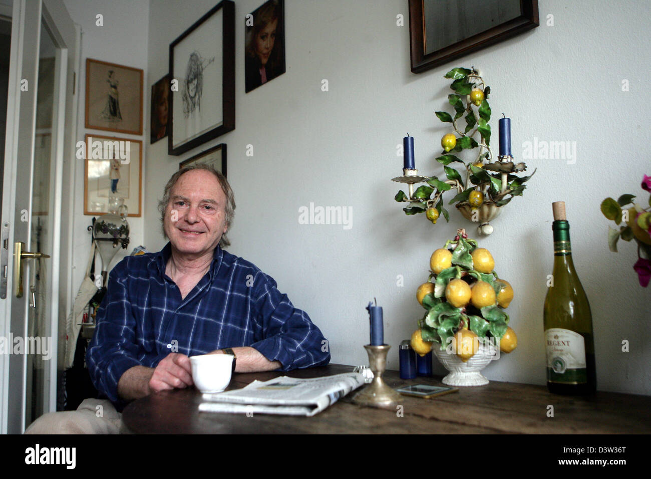 Paul von Schell (66), widower of German actress and singer Hildegard Knef sits in the kitchen of his flat in Berlin, 15 November 2006. The flat is still full of remembrances of his wife who had died five years ago. Paul von Schell lived together with wife, who would have turned 81 on 28 December 2006, for 25 years. He acquired the rights for the picturisation of his wife's life, wh Stock Photo