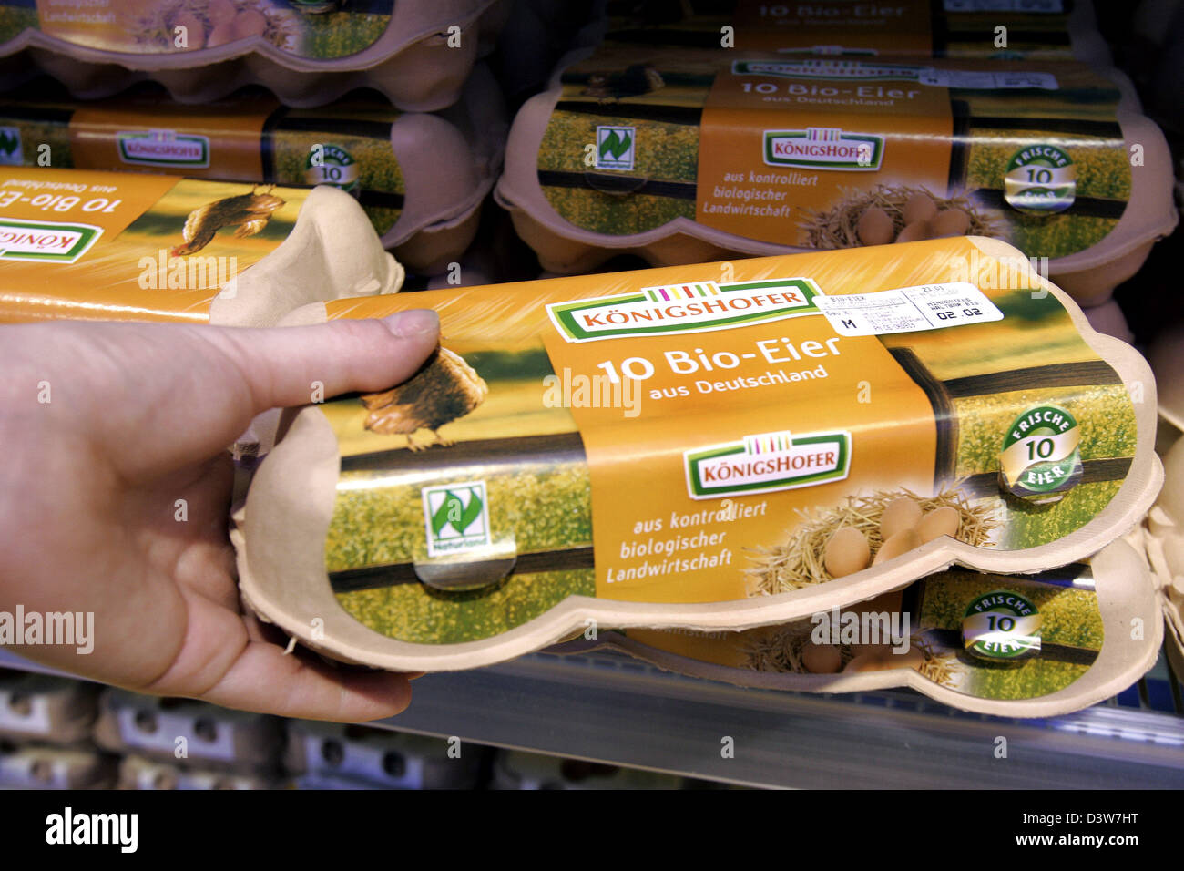 Organic eggs pictured in a wholefood supermarket of Cologne ...