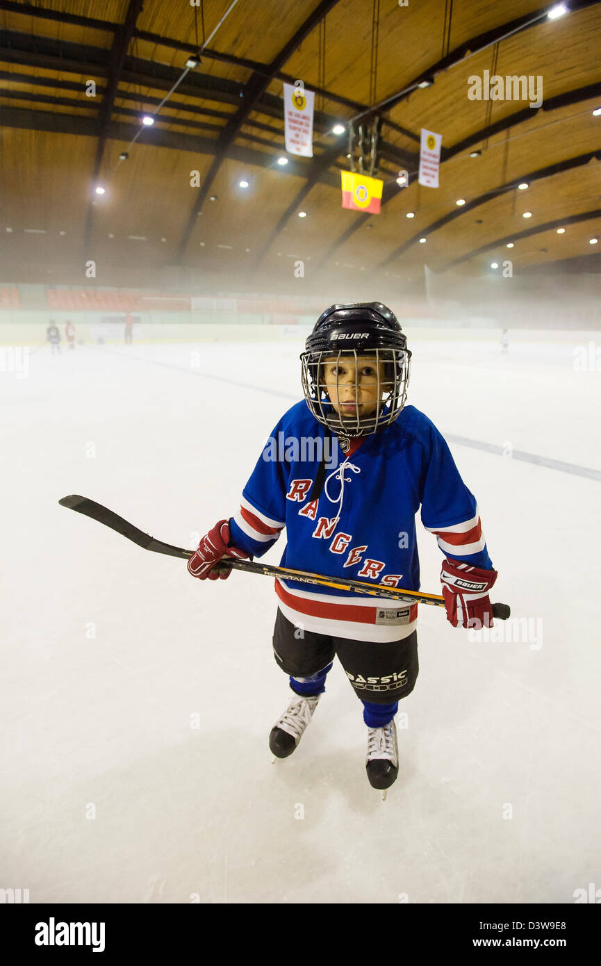 young hockey player Stock Photo Alamy