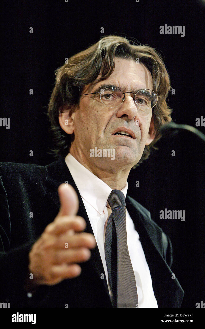 Luc Ferry, French intellectual and former French Minister for Education, gestures at a lecture on the occasion of the 44th anniversary of the signing of the 'Elysee Treaties' on Franco-German friendship in Stuttgart, Germany, Tuesday, 23 January 2007. Photo: Marijan Murat Stock Photo