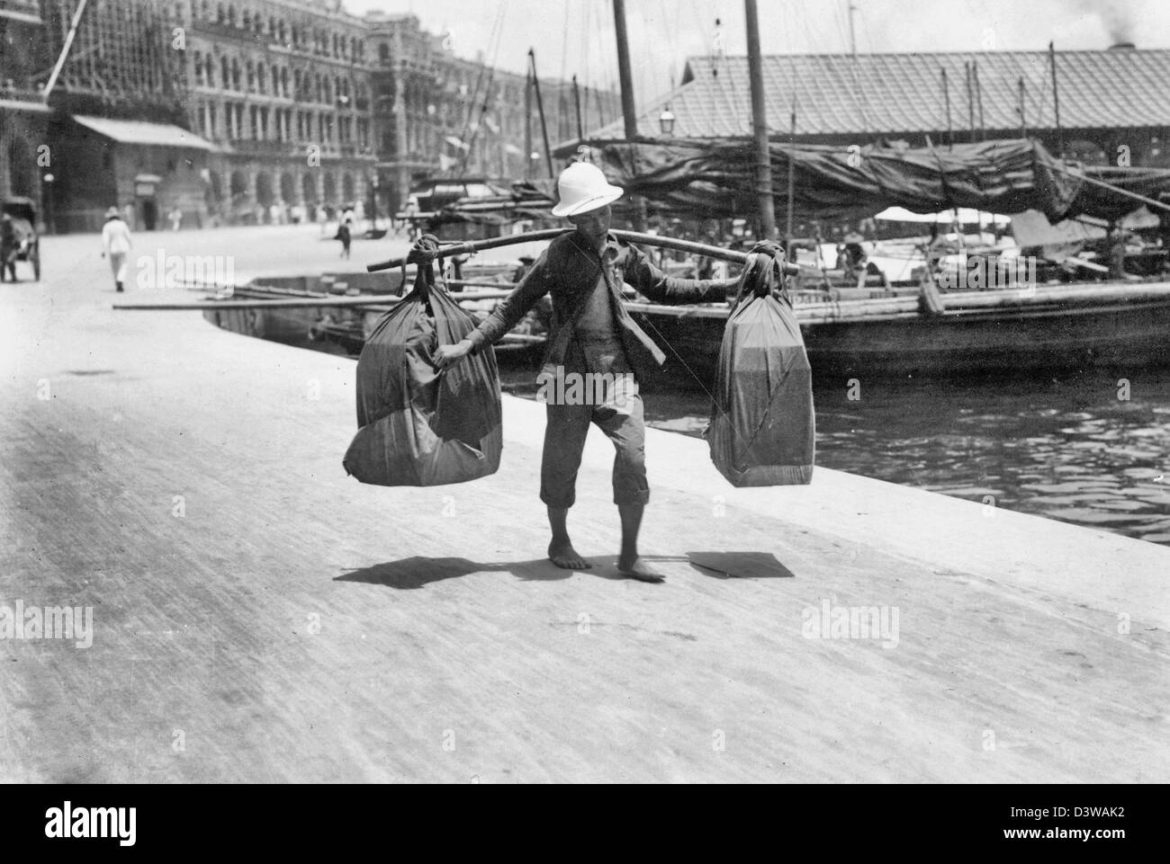 Hong Kong cheap labor, circa 1910 Stock Photo