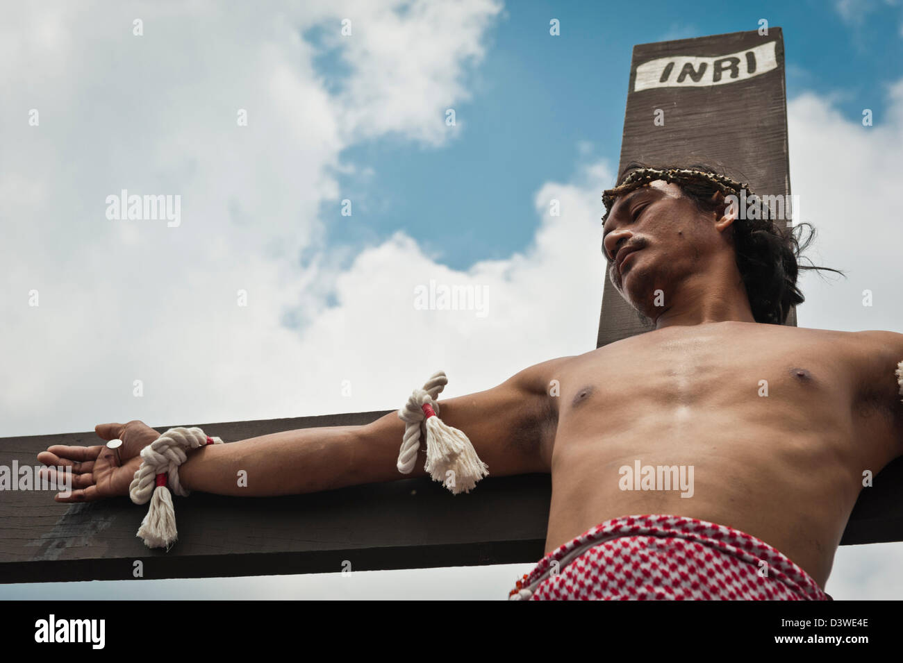 Rolly Bautista Pantoja being crucified on Good Friday, San Fernando, Pampanga, Philippines Stock Photo