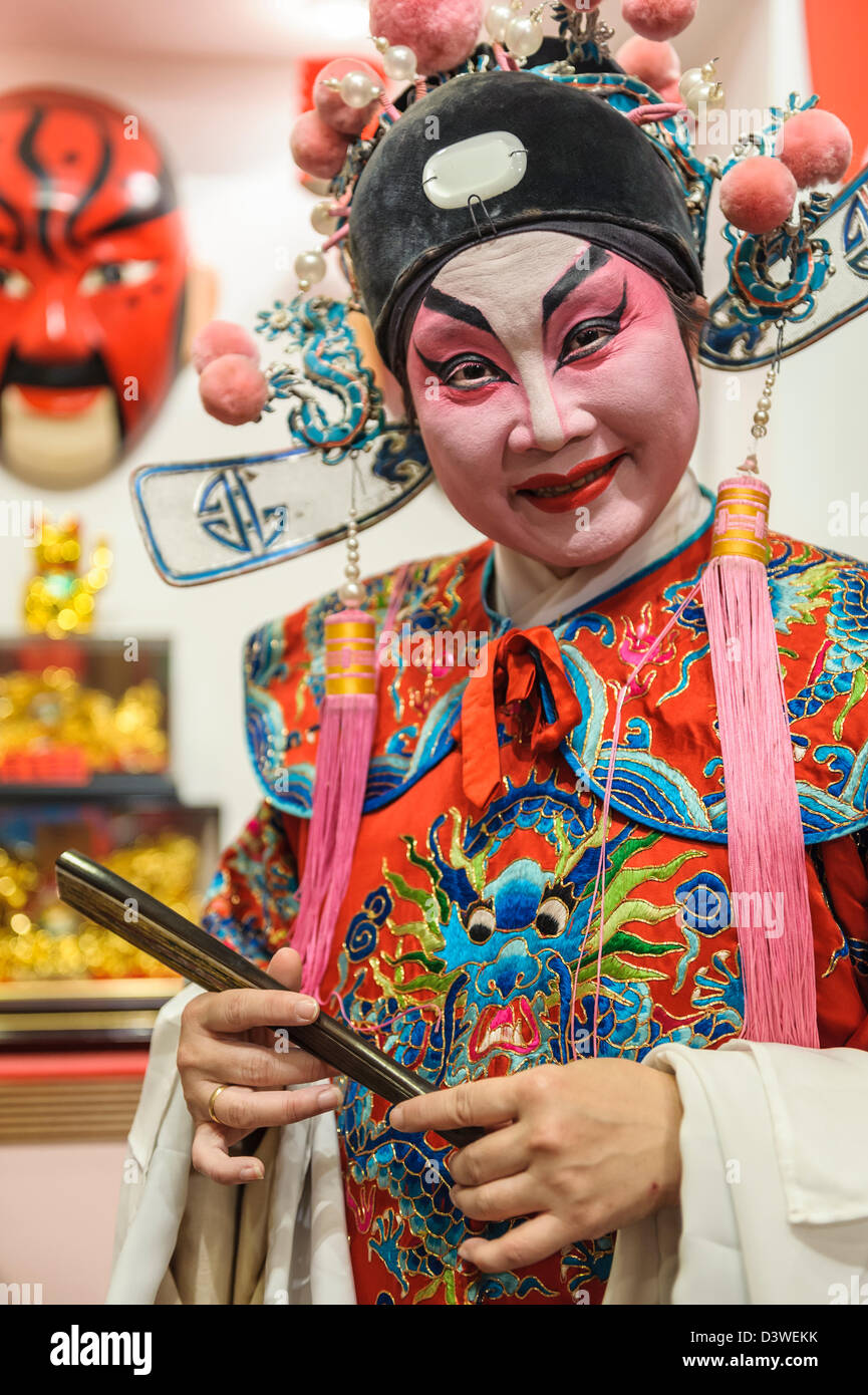 Chinesse Opera Singer dressed for performing, Singapur, Asia Stock Photo
